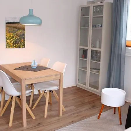 Obj 83 Foehrenhus Ferienbungalow In Ruhiger Lage Fur 4 Personen, Terrasse, Strandkorb Und Hund *