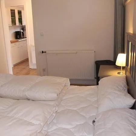 Obj 83 Foehrenhus Ferienbungalow In Ruhiger Lage Fur 4 Personen, Terrasse, Strandkorb Und Hund Dom wakacyjny Häven