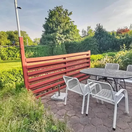 Obj 83 Foehrenhus Ferienbungalow In Ruhiger Lage Fur 4 Personen, Terrasse, Strandkorb Und Hund *