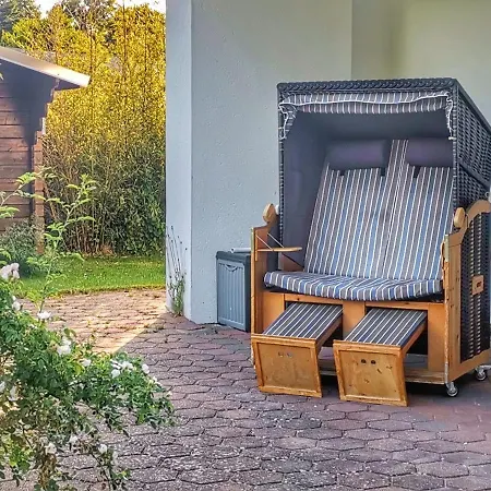 Dom wakacyjny Obj 83 Foehrenhus Ferienbungalow In Ruhiger Lage Fur 4 Personen, Terrasse, Strandkorb Und Hund *